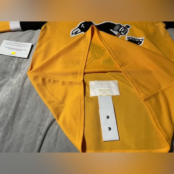 Brandon tanev signed pittsburgh penguins third jersey size 52 with cert of auth - Picture 3 of 6